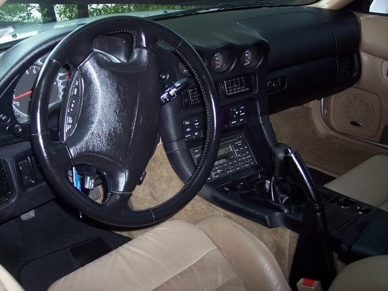 http://i110.photobucket.com/albums/n101/adam1721/Interior.jpg