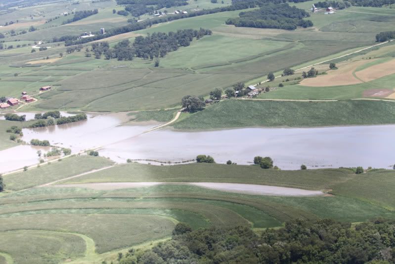 IMAGE: http://i110.photobucket.com/albums/n106/tsrslogtp03/Photography/shot_2.jpg