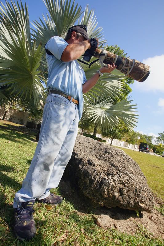 IMAGE: http://i110.photobucket.com/albums/n119/AlexPaul_2006/Alexwith1DMkIInand500mmf4ISinaction.jpg