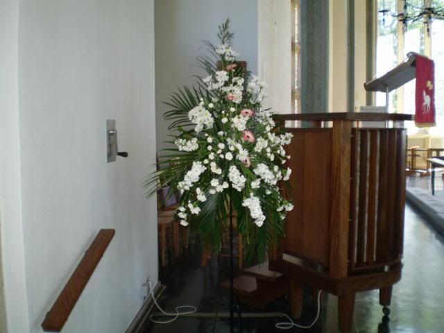 [Image: churchflowers005.jpg]