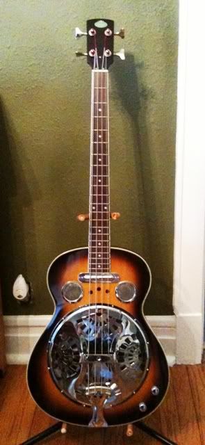 Dobro Bass