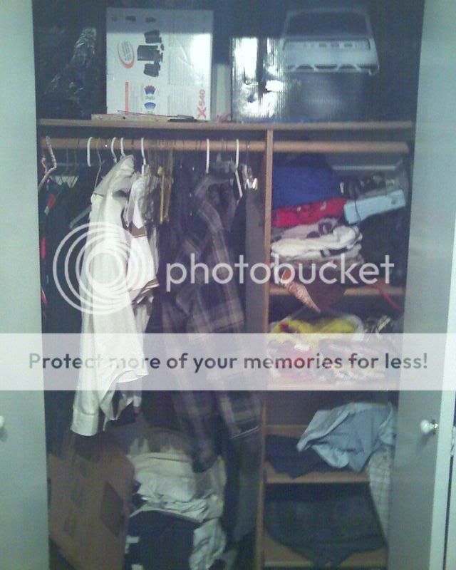 https://i110.photobucket.com/albums/n82/LTvictim/closet.jpg