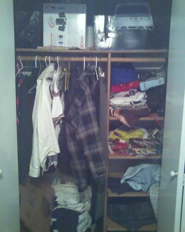 https://i110.photobucket.com/albums/n82/LTvictim/closet.jpg