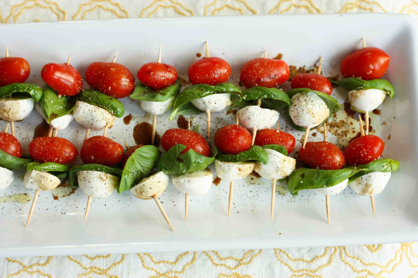 Appetizers for a party - The best wedding passed appetizers - Thrillist ...